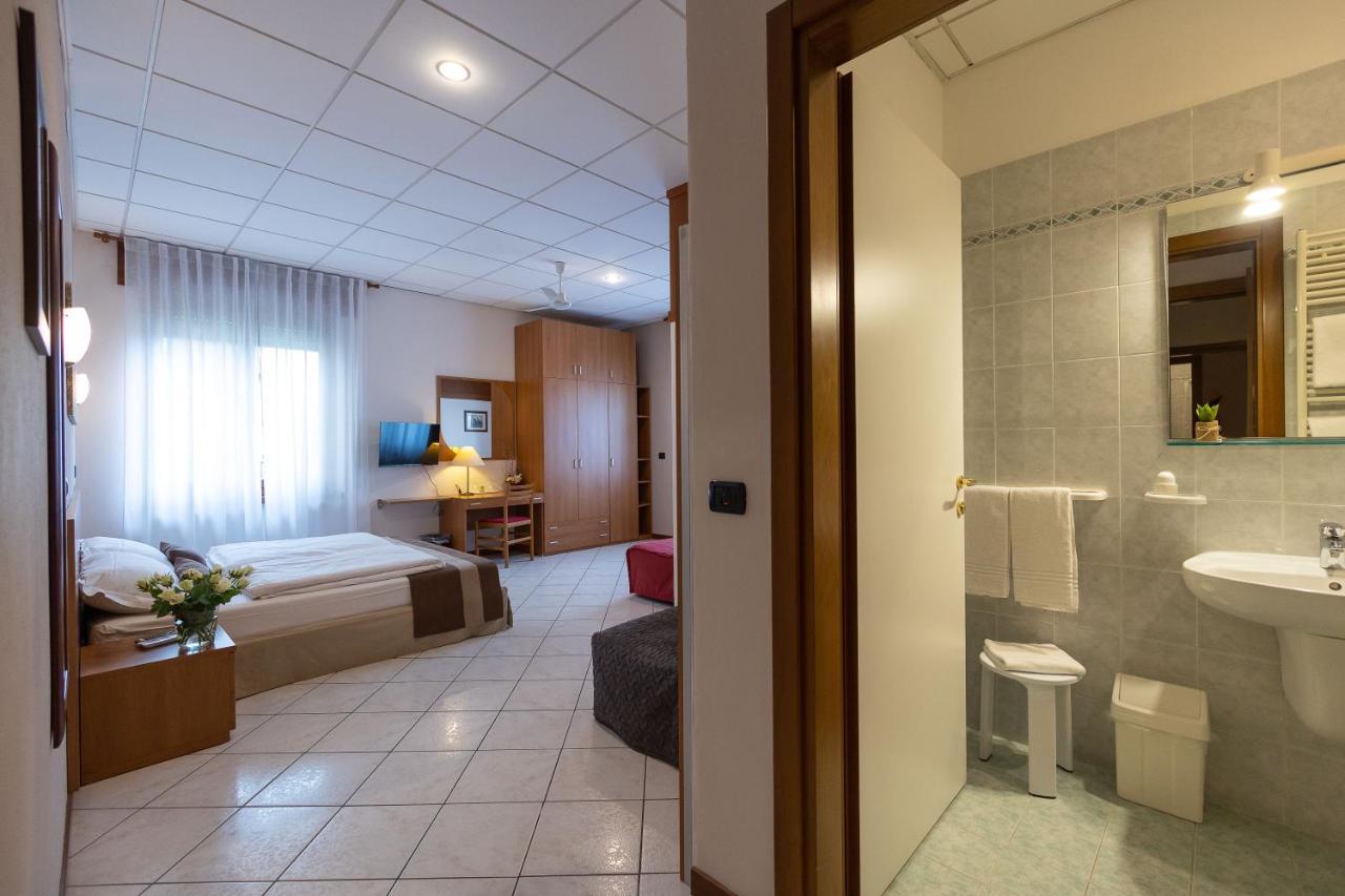 La Mimosa Lazise Hotell Eksteriør bilde