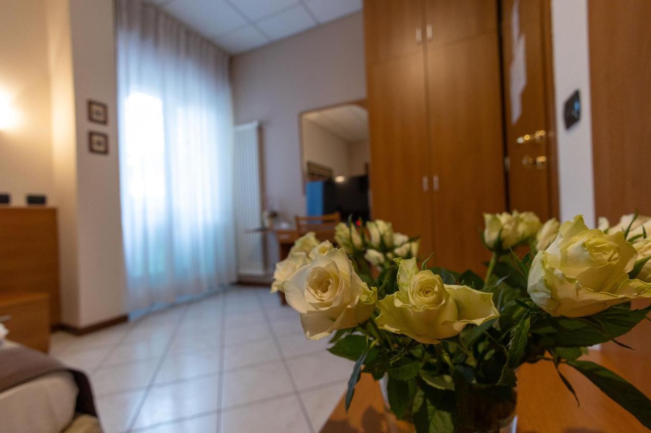 La Mimosa Lazise Hotell Eksteriør bilde