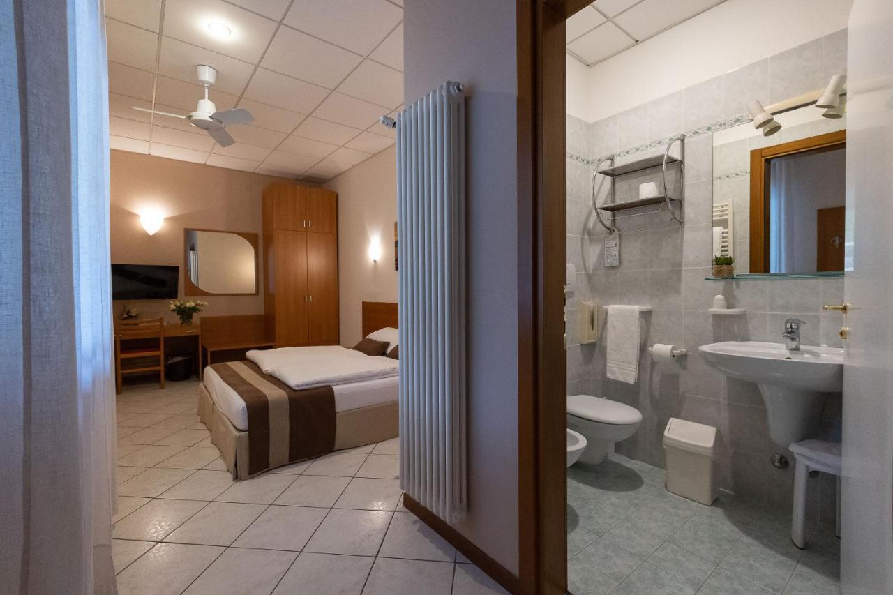 La Mimosa Lazise Hotell Eksteriør bilde