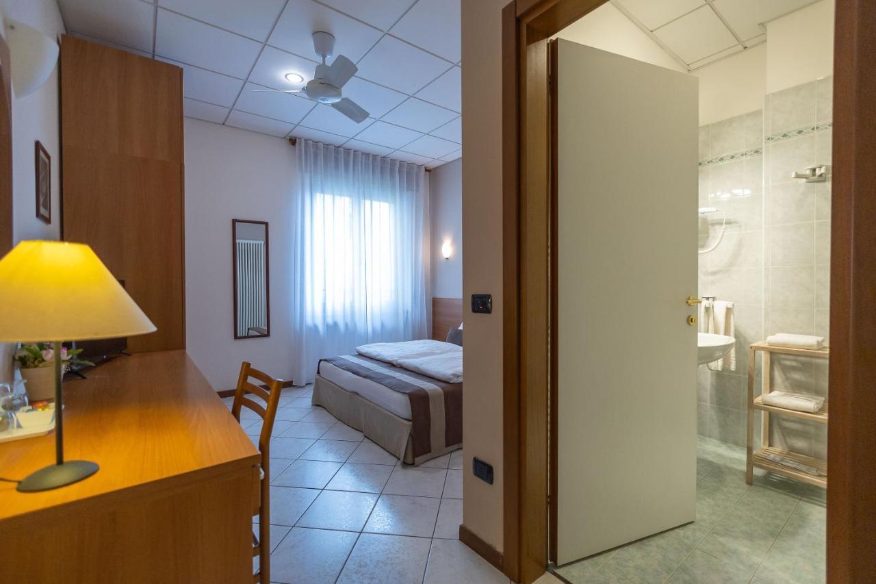La Mimosa Lazise Hotell Eksteriør bilde