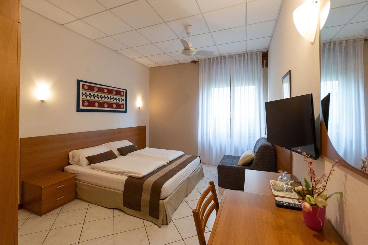 La Mimosa Lazise Hotell Eksteriør bilde